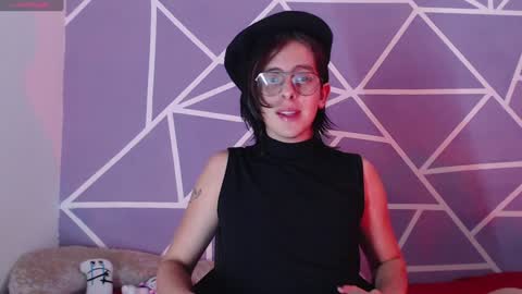 Snapshot of cava_pretty chatting on 12.31.24 cava_pretty online show from 12.31.24