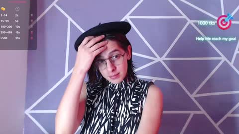 Snapshot of cava_pretty chatting on 01.06.25 cava_pretty online show from 01.06.25