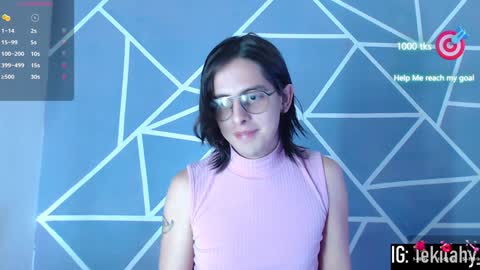 Snapshot of cava_pretty chatting on 01.23.25 cava_pretty online show from 01.23.25