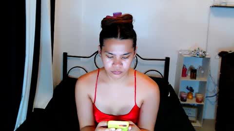 Snapshot of caylineaddison chatting on 06.12.26 The Queen Named ADDISON online show from 06.12.26