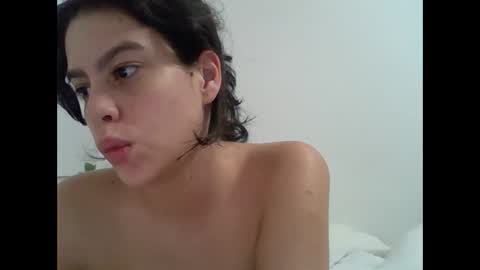 Snapshot of cazadora80s chatting on 12.17.25 cazadora80s online show from 12.17.25