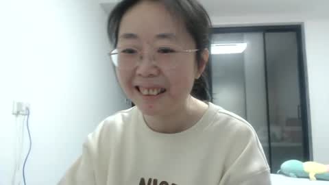 Snapshot of cbz112233 chatting on 12.21.24 ANNYANNY online show from 12.21.24