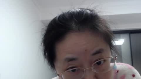 Snapshot of cbz112233 chatting on 02.14.25 ANNYANNY online show from 02.14.25