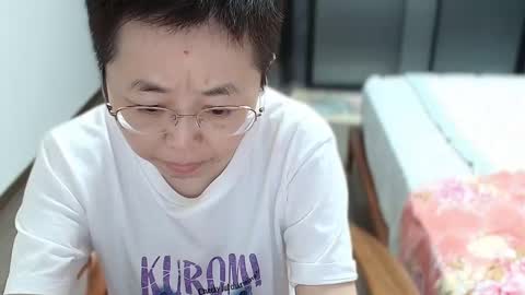 Snapshot of cbz112233 chatting on 09.17.25 ANNYANNY online show from 09.17.25