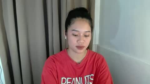 Snapshot of ce_lien chatting on 12.19.25 Celine online show from 12.19.25