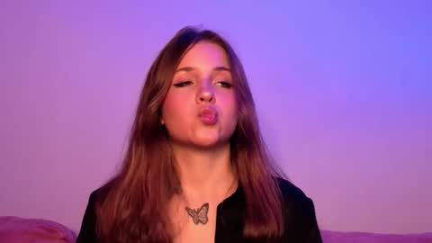 Lina  online show from 09.28.25