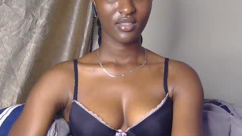 cee_queen online show from 06.25.26