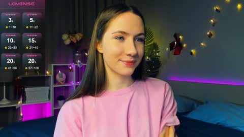 Josie Manesi online show from 02.08.25