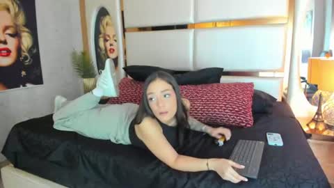 Snapshot of celeste_starsss chatting on 07.18.26 celeste_starsss online show from 07.18.26