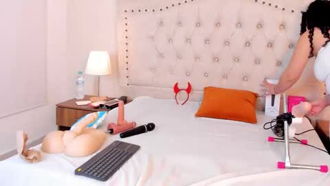 CELESTE MIRANDA online show from 11.21.25