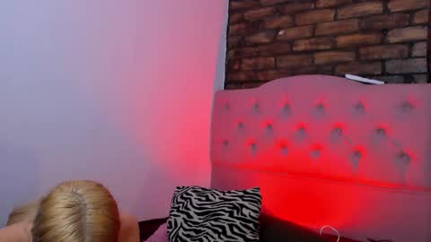 Snapshot of celestepaige__ chatting on 09.22.25 Celeste online show from 09.22.25