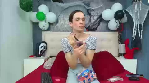 Snapshot of celestial_queen_ chatting on 10.29.25 Celestial online show from 10.29.25