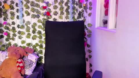 Snapshot of celestinepurple chatting on 12.02.24 Celestineeeeee online show from 12.02.24