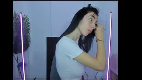 Celine Roxelle online show from 11.04.25