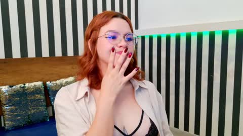 Snapshot of celineblossom_ chatting on 10.03.25 Celine online show from 10.03.25