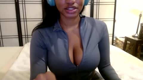 Snapshot of celinecostas chatting on 12.04.24 Celine Costas online show from 12.04.24