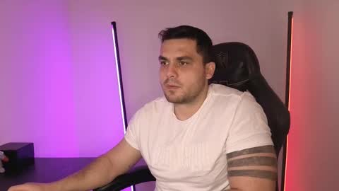 Snapshot of celylow chatting on 01.09.26 Octav online show from 01.09.26