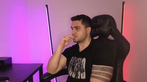 Snapshot of celylow chatting on 01.10.26 Octav online show from 01.10.26