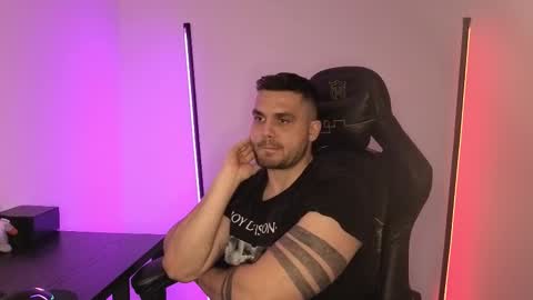 Snapshot of celylow chatting on 01.14.26 Octav online show from 01.14.26