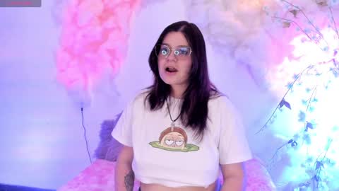 Hello guys my name is Sofi and Lizzie and  Vanessa online show from 01.29.25