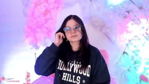 Hello guys my name is Sofi and Lizzie and  Vanessa online show from 01.31.25