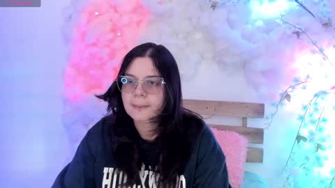 Hello guys my name is Sofi and Lizzie and  Vanessa online show from 02.04.25