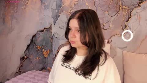 Hello guys my name is Sofi and Lizzie and  Vanessa online show from 02.22.26