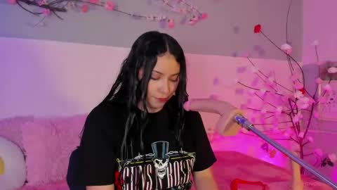 Hello guys my name is Sofi and Lizzie and  Vanessa online show from 04.19.26