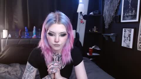 Averi online show from 02.13.25