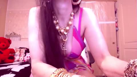 Cerise online show from 11.04.25