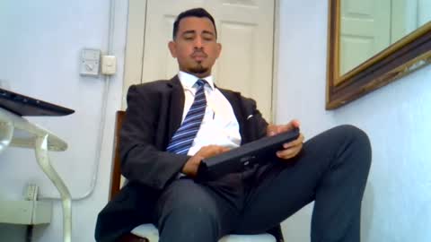 Snapshot of cesar_dant chatting on 02.19.25 Cesar online show from 02.19.25