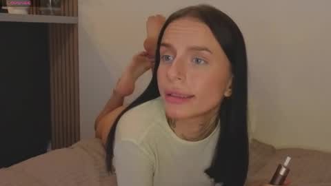 Snapshot of ceserisisi chatting on 05.22.26 Livia online show from 05.22.26