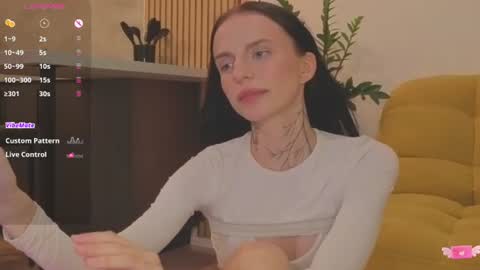 Snapshot of ceserisisi chatting on 07.17.26 Livia online show from 07.17.26