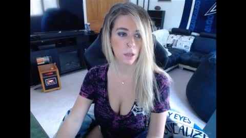 Marie online show from 12.27.24