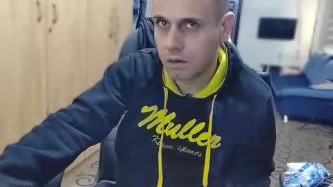 Snapshot of cezar46 chatting on 12.07.24 cezar online show from 12.07.24