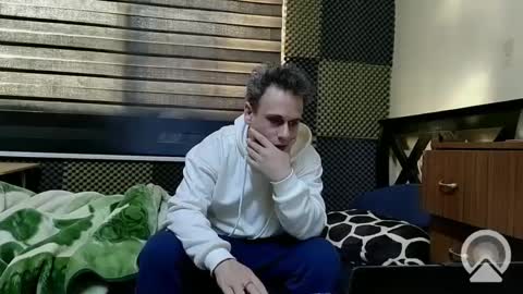 Snapshot of cezar46 chatting on 02.01.25 cezar online show from 02.01.25