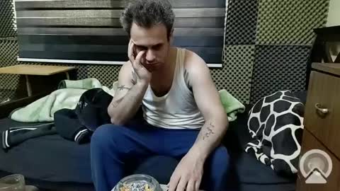 Snapshot of cezar46 chatting on 02.05.25 cezar online show from 02.05.25