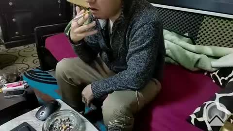 Snapshot of cezar46 chatting on 03.01.25 cezar online show from 03.01.25