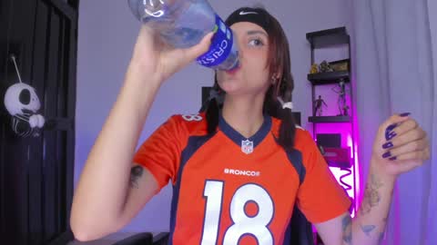 Snapshot of chaeyoong chatting on 01.04.25 chaeyoong online show from 01.04.25