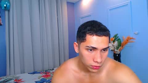 Snapshot of champion_doll chatting on 02.03.25 aurora and lian online show from 02.03.25