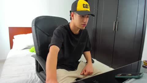 Snapshot of chandler_kenji chatting on 10.25.25 Kenji online show from 10.25.25