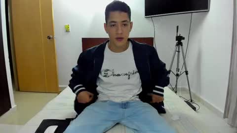 Snapshot of chandler_kenji chatting on 11.17.25 Kenji online show from 11.17.25