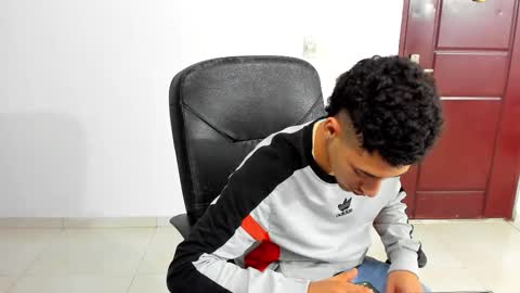 Snapshot of chandler_kenji chatting on 12.01.25 Kenji online show from 12.01.25