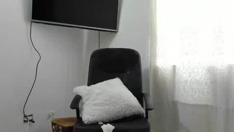 Snapshot of chandler_kenji chatting on 05.04.26 Kenji online show from 05.04.26
