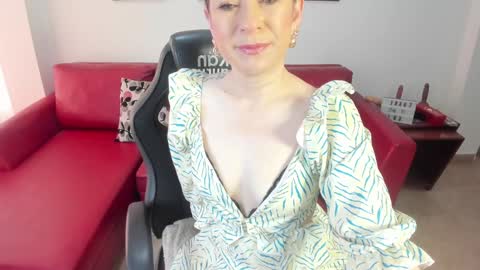 Snapshot of chanel_gold chatting on 12.09.24 online show from 12.09.24