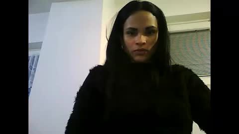 Snapshot of chanelchicasexy chatting on 02.06.25 Laura online show from 02.06.25