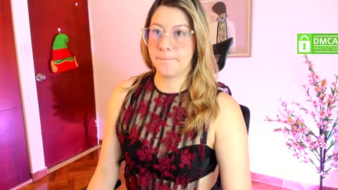 Snapshot of chanell_taylor_ chatting on 12.17.24 chanell online show from 12.17.24