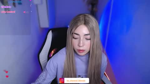 channel_blonde_a online show from 11.27.25