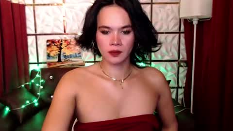 Snapshot of channel_maxine chatting on 06.18.26 Rosette online show from 06.18.26