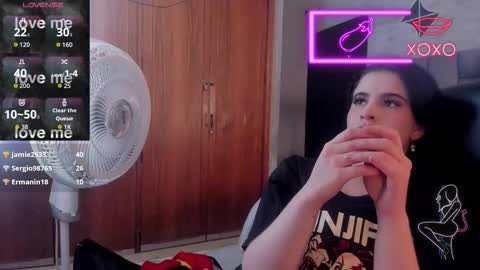 Snapshot of channelwitte chatting on 01.18.26 channelwitte online show from 01.18.26